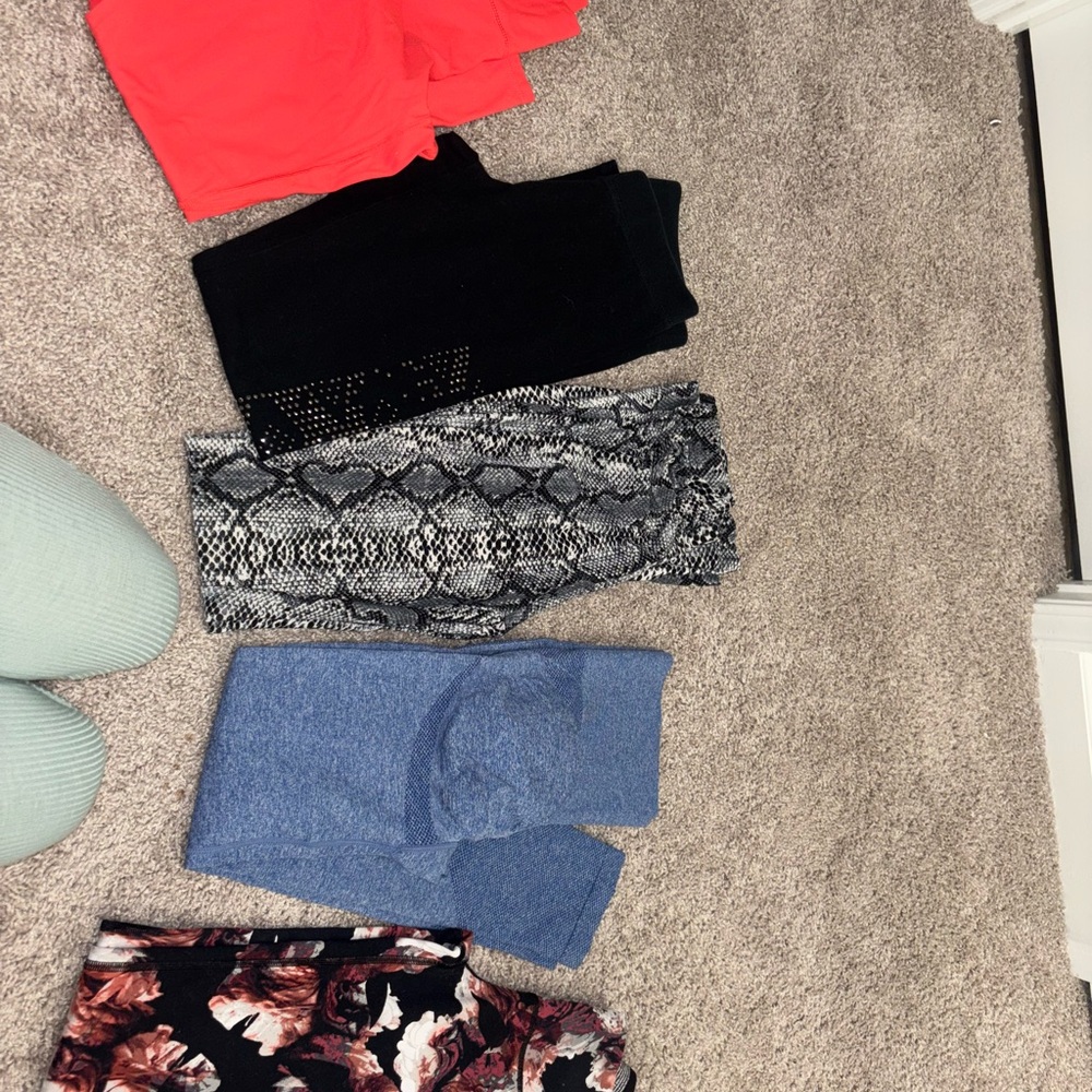 Stylish Leggings Set - Red, Black, Snake Print, Blue, Floral